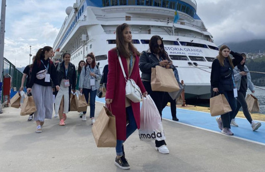 Amasra sezonun ilk kruvaziyerini ağırladı