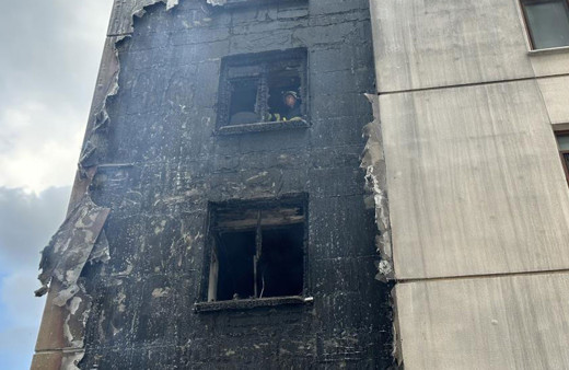 Eskişehir'de 7 katlı bina alevlere teslim oldu: Bayram ziyareti olası faciayı önledi!