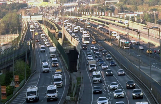İstanbul'da haftanın ilk iş günü trafik çok yoğun