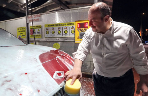 Mustafa Varank'tan Ekrem İmamoğlu'na Togg cevabı! Benimkini bir tur veririm ama beleşe olmaz