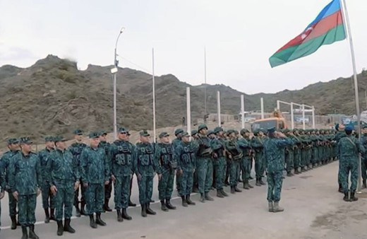 Laçın Koridoru'nun başlangıcındaki sınır kontrol noktasına Azerbaycan bayrağı dikildi