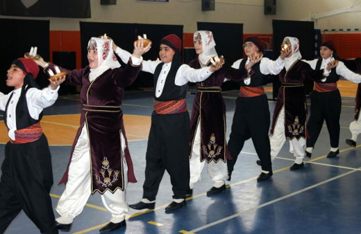 Bitlis’te Türkiye Şampiyonası Halkoyunları Bölge Yarışması başladı