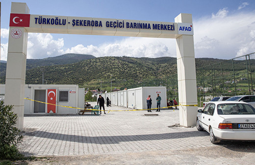 Kahramanmaraş Türkoğlu'ndaki depremzedeler çadırdan konteynere taşınıyor