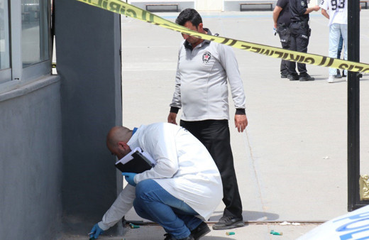 Okul idaresiyle tartışan öğrenci silahla okulu bastı: 3 yaralı var