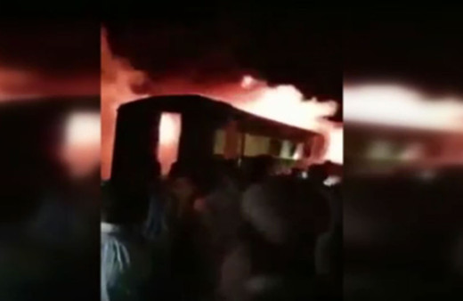 Tren vagonu alev topuna döndü feci şekilde can verdiler