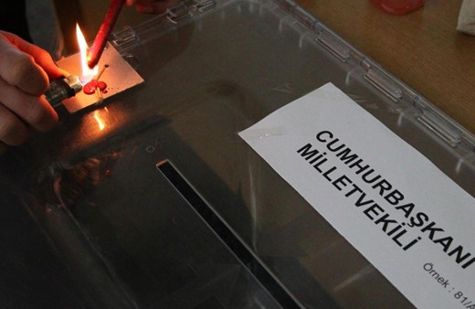 14 Mayıs seçimleri için oy verme işlemi başladı! Yurtdışı seçmenler sandık başında