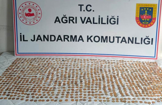 Ağrı'da hazine avcıları yakalandı! Bin 245 altın sikke ele geçirildi!