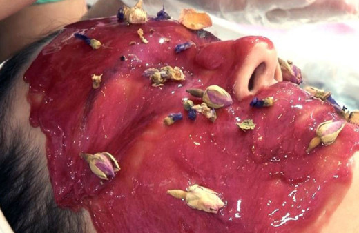 Güzellik ve bakım fuarına kadınlardan yoğun ilgi