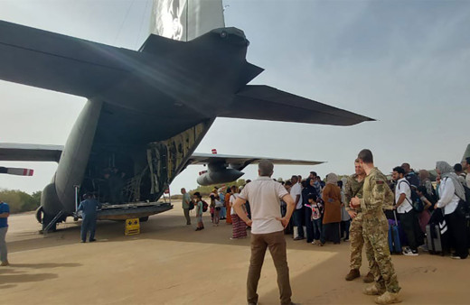 Son dakika!.. Sudan'da Türkiye'nin tahliye uçağına ateş açıldı