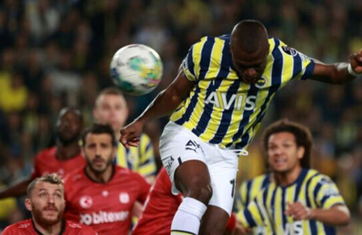 Fenerbahçe deplasmanda Sivasspor'u 3-1 mağlup etti