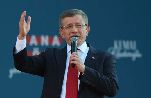 Ahmet Davutoğlu İzmir mitinginde kendini kaptırdı Nedim Şener'in diline düştü