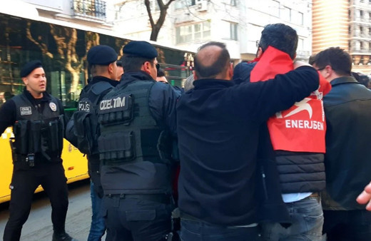 1 Mayıs kutlamaları olaylı başladı! Taksim'e çıkmak isteyenlere polis izin vermedi, gözaltılar var