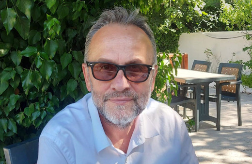 Ünlü yönetmen İsmail Güneş Bağdat Caddesi'nde magandaların saldırısına uğradı!