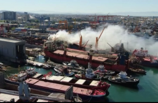 Tuzla tersanesinde büyük yangın çıktı! Çok sayıda itfaiye ekibi müdahale ediyor