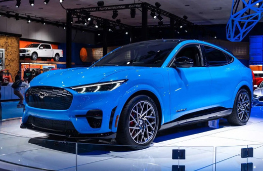Ford, elektrikli aracı Mustang Mach-E'nin fiyatlarında yeniden indirime gitti