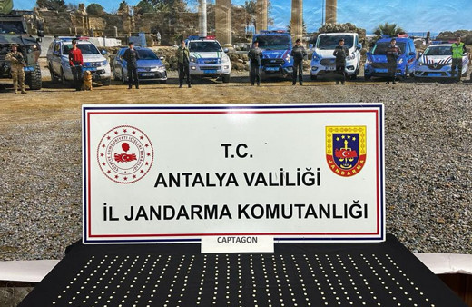 Antalya'da uyuşturucu operasyonunda 2 şüpheli yakalandı