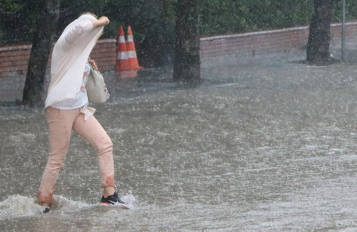 Gök gürültülü sağanak geliyor günü ve saati belli! Meteoroloji illeri tek tek açıkladı: İstanbul, Kocaeli, Bursa...
