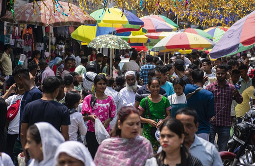 1,4 milyarlık Hindistan'ın nüfusundaki artış 2064'e kadar devam edecek