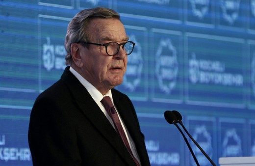 Mahkeme, eski Almanya Başbakanı Schröder’in ofis talebini reddetti