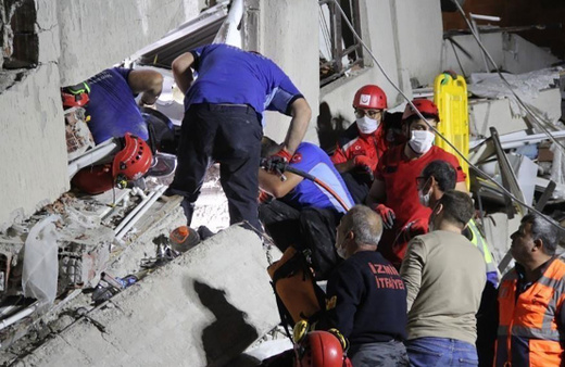  İzmir depreminde 30 kişiye mezar olan binayla ilgili 2 sanığa 14 yıl 5'er ay hapis cezası
