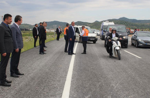 İzmir'de Bergama Çevreyolu trafiğe açıldı