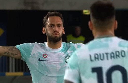 Hakan Çalhanoğlu 35 metreden füzeyi yolladı herkesin ağzı açık kaldı