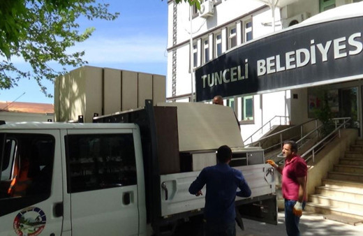 Tunceli Belediyesi hizmet binası boşaltıldı!