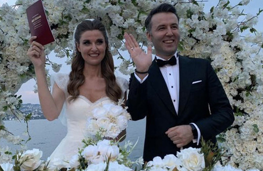  Mehmet Akif Ersoy eşi Pınar Erbaş'tan boşanıyor mu iddiası asılsız çıktı!