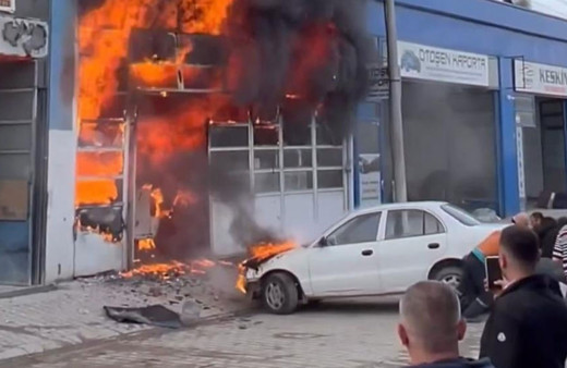 Bursa'da Metal Sanayi'de yangın! 4 iş yeri ve 3 araç hasar gördü