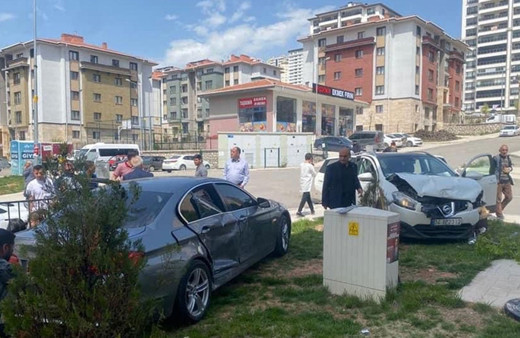 Elazığ'da kaza oldu! MHP'nin milletvekili adayı da yaralılar arasında...