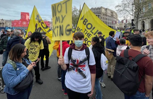 Kralın taç giyme törenini protesto eden grubun lideri gözaltına alındı