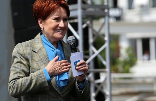 Devlet Bahçeli'ye 'kafa gitti kafa' dedi! Manisa'da Meral Akşener: Ne bereketli kadınım