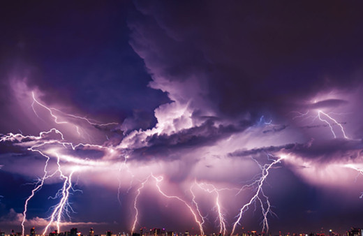 Ülkeye 24 saatte 25 binden fazla yıldırım düştü! Gökyüzü hep aydınlık kaldı