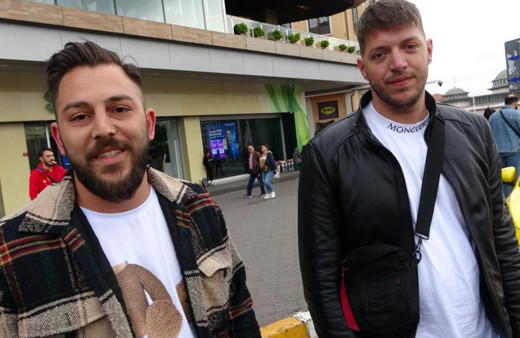 Uyanık turistler taksiciyi polise verdi! Hem para cezası kesildi hem aracı bağlandı