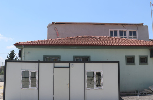 Depremden etkilenen Hatay'da sandıkların kurulacağı konteynerler hazır
