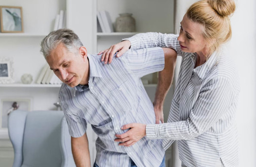 En çok erkeklerde görülüyor! Bel fıtığına dikkat!