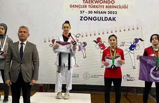 Düzce'li taekwondocu Damlu Nur Yılmaz Türkiye şampiyonu oldu