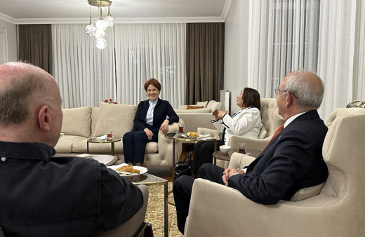 Kılıçdaroğlu'dan Meral Akşener'e sürpriz ev ziyareti! "Ortalığı karıştırmaya çalışanlara itibar etmeyin"