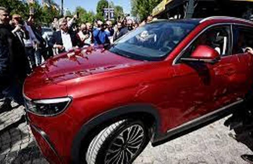 Türkiye'nin yerli otomobili Togg, Kars'ta tanıtıldı