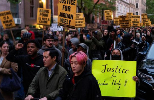 New York'ta Jordan Neely için düzenlenen anma etkinliğinde bir gazeteci gözaltına alındı