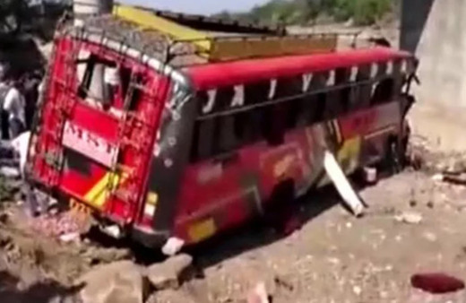 Hindistan’da feci kaza! Otobüs köprüden uçtu: Çok sayıda ölü var!