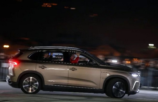 Türkiye'nin otomobili Togg, Bursa Yunuseli Havalimanı'nda hünerlerini sergiledi