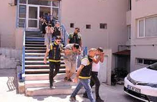 Muğla'da evden ziynet eşyaları çalan 2 şüpheli yakalandı