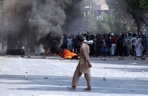 Pakistan'da bazı eyalet yönetimleri güvenliğin sağlanması için orduyu göreve çağırdı