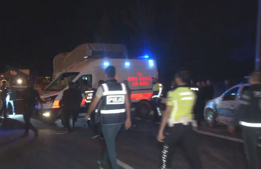 Adana'da kazada 7 kişi öldü! Ekipler can kurtarırken bir kişi ambulansı çaldı! O anlar anbean kameraya yansıdı