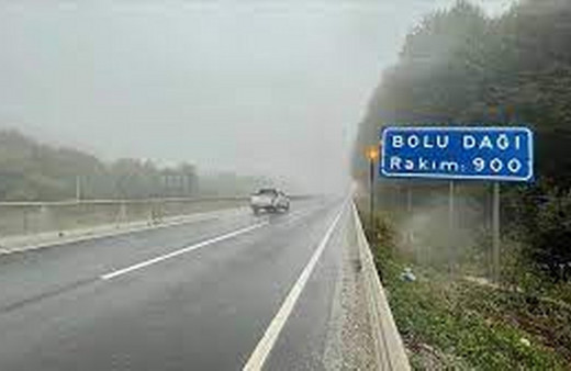 Bolu Dağı'nda sis etkili oluyor