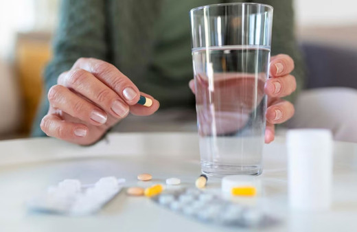 Uzman doktor uyardı: Antibiyotik kullananlar dikkat!