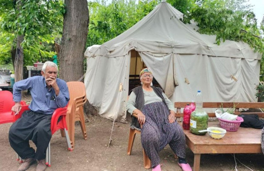 Osmaniye'de depremzede dedeyi 410 bin TL dolandırdılar