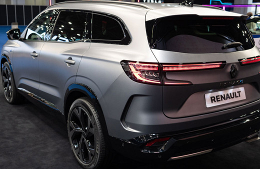 Yeni modeller Barcelona Uluslararası Otomobil Fuarı'nda görücüye çıktı