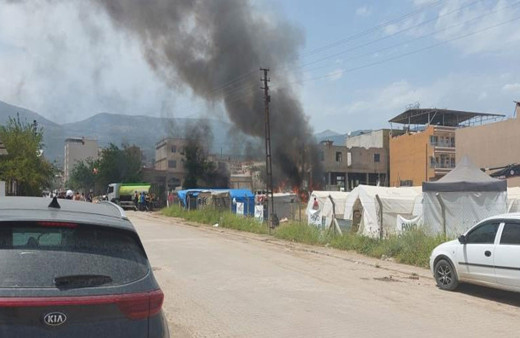 Hatay'da büyük panik! Çadırda başladı araçlara sıçradı